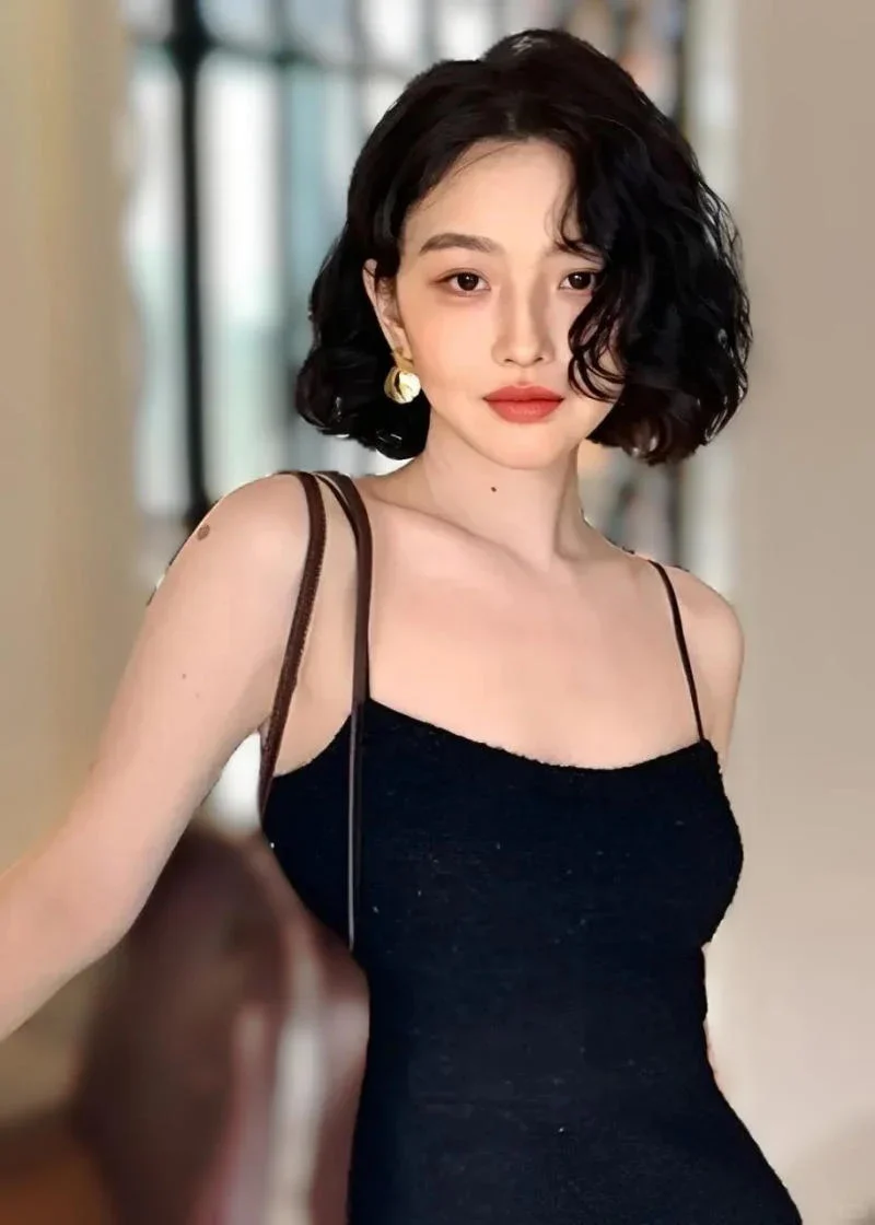 tóc xoăn lơi ngang vai (4)