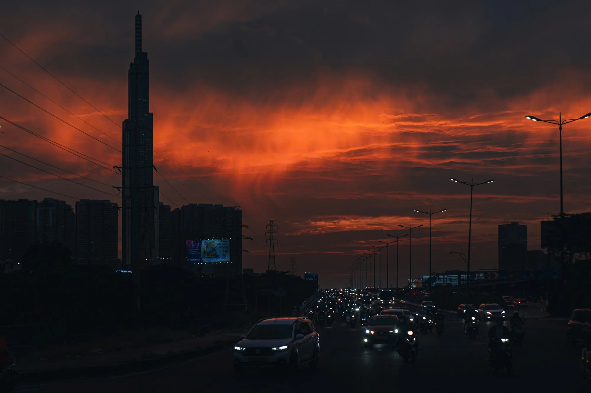 TP Hồ Chí Minh đẹp quyến rũ trong loạt ảnh "săn"hoàng hôn